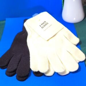 💕Women's 2 Pair Black and Cream Gloves NWT